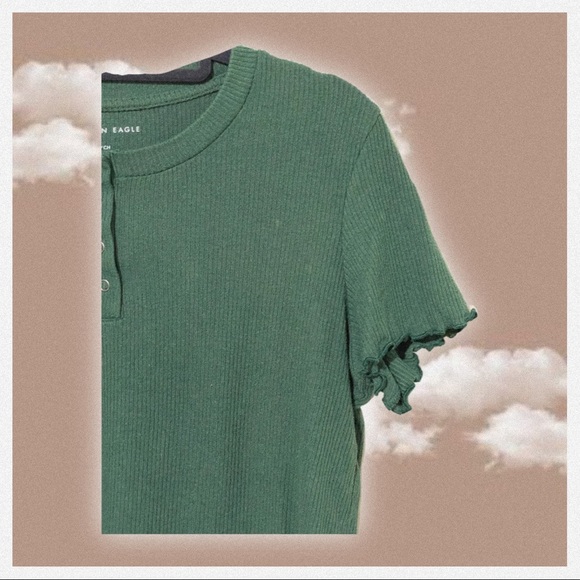 ♥︎American Eagle Ribbed Lettuce Edge Henley Tee♥︎ - Picture 5 of 6